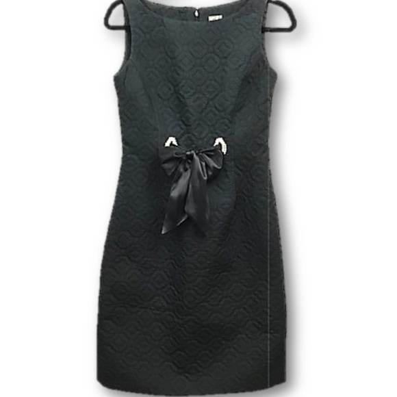 Taylor Dresses & Skirts - Taylor black sleeveless cocktail dress size 6
